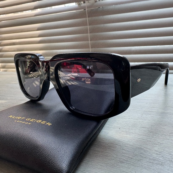 NWC Kurt Geiger Black Oversized Sunglasses - Picture 3 of 6